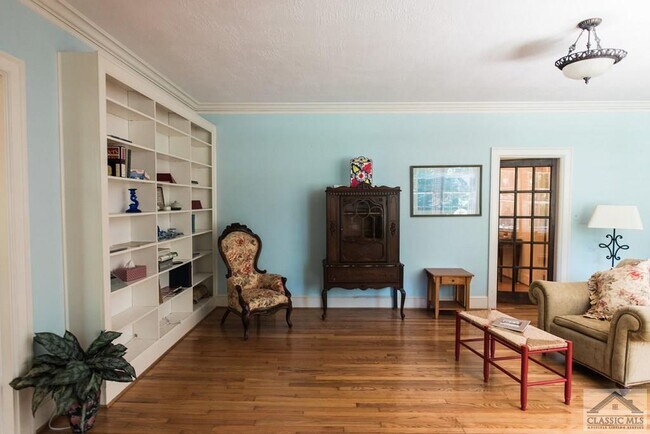 Building Photo - 285 Hampton Ct