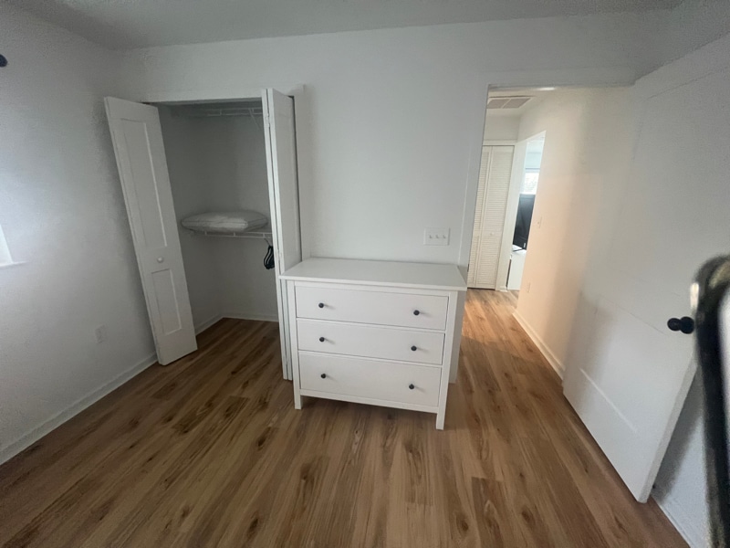 Building Photo - 615 Azalea Ln