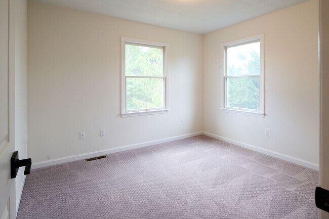 Building Photo - 3017 Fairchild Ln