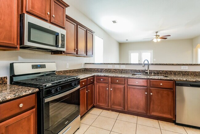 Building Photo - 2120 Foxglove Ct