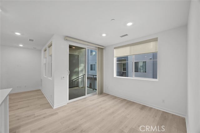 Building Photo - 980 N Tangent Privado