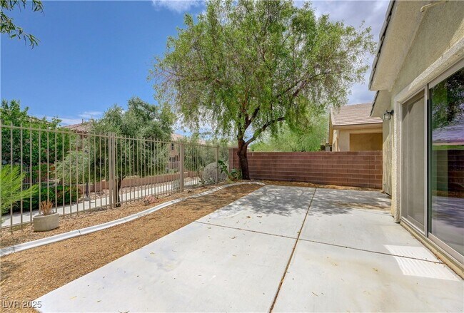 Building Photo - 4109 Gliding Gulls Ave