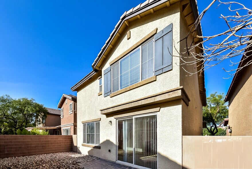 Building Photo - 5720 Athinas St