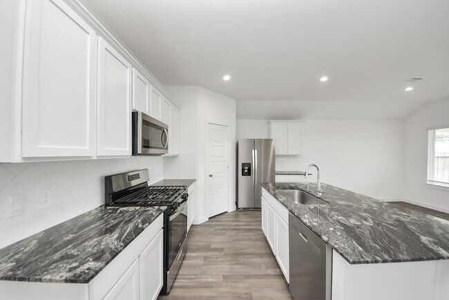 Building Photo - 8614 Shumard Oak Dr