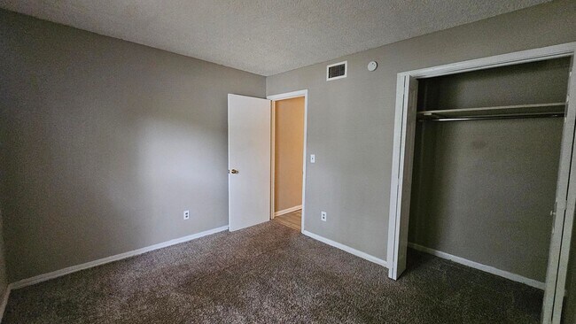 Building Photo - 7655 Melissa Ct