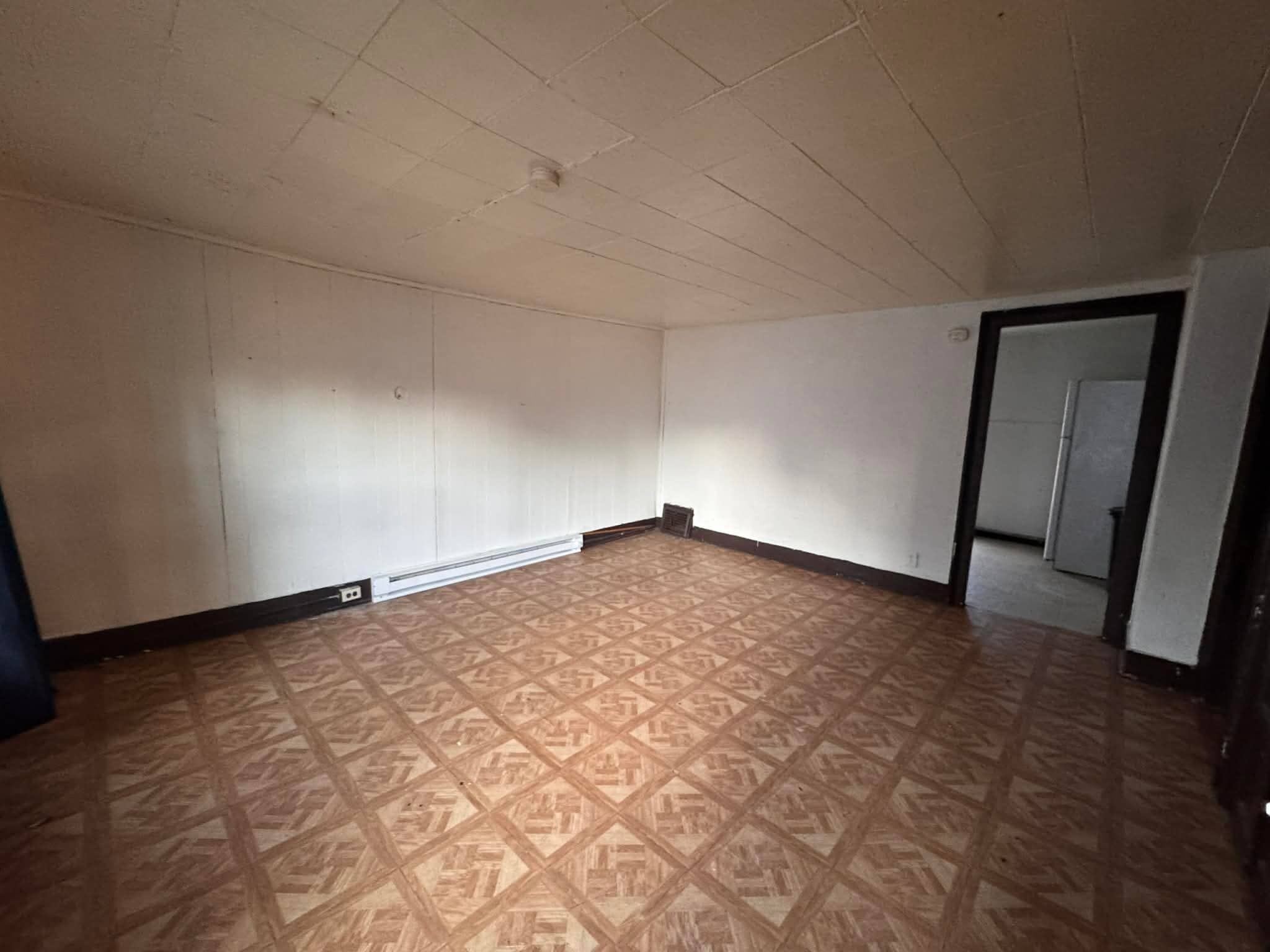 Building Photo - 27 Robinson St