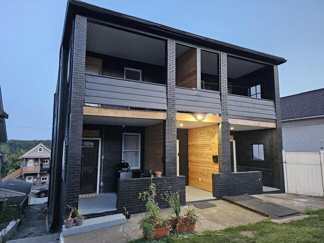 Building Photo - 1257 8th Ave