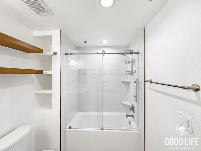 Building Photo - Resort-Style 1BR in Anaheim | Gym, Pool, Jacuzzi & Balcony