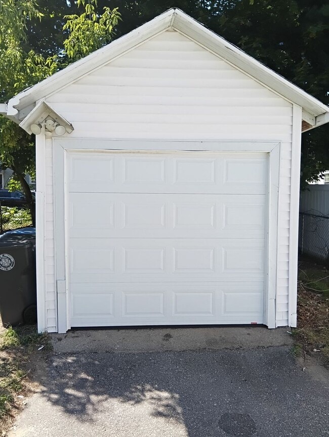 Building Photo - **Cranston Three Bed Single Family - $2,495**