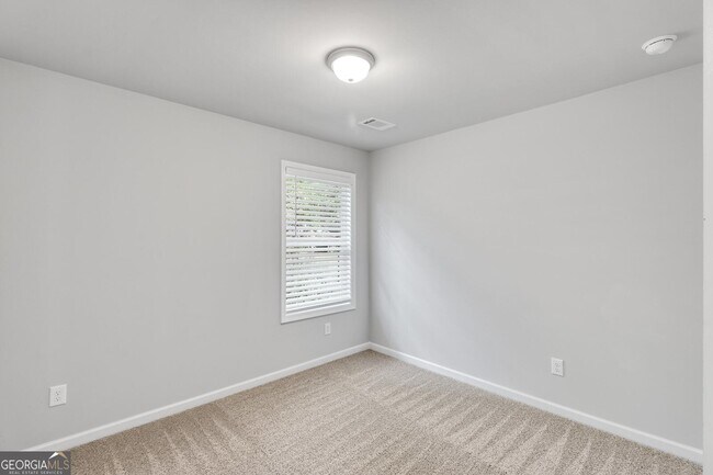 Building Photo - 15 Sprayberry Rd