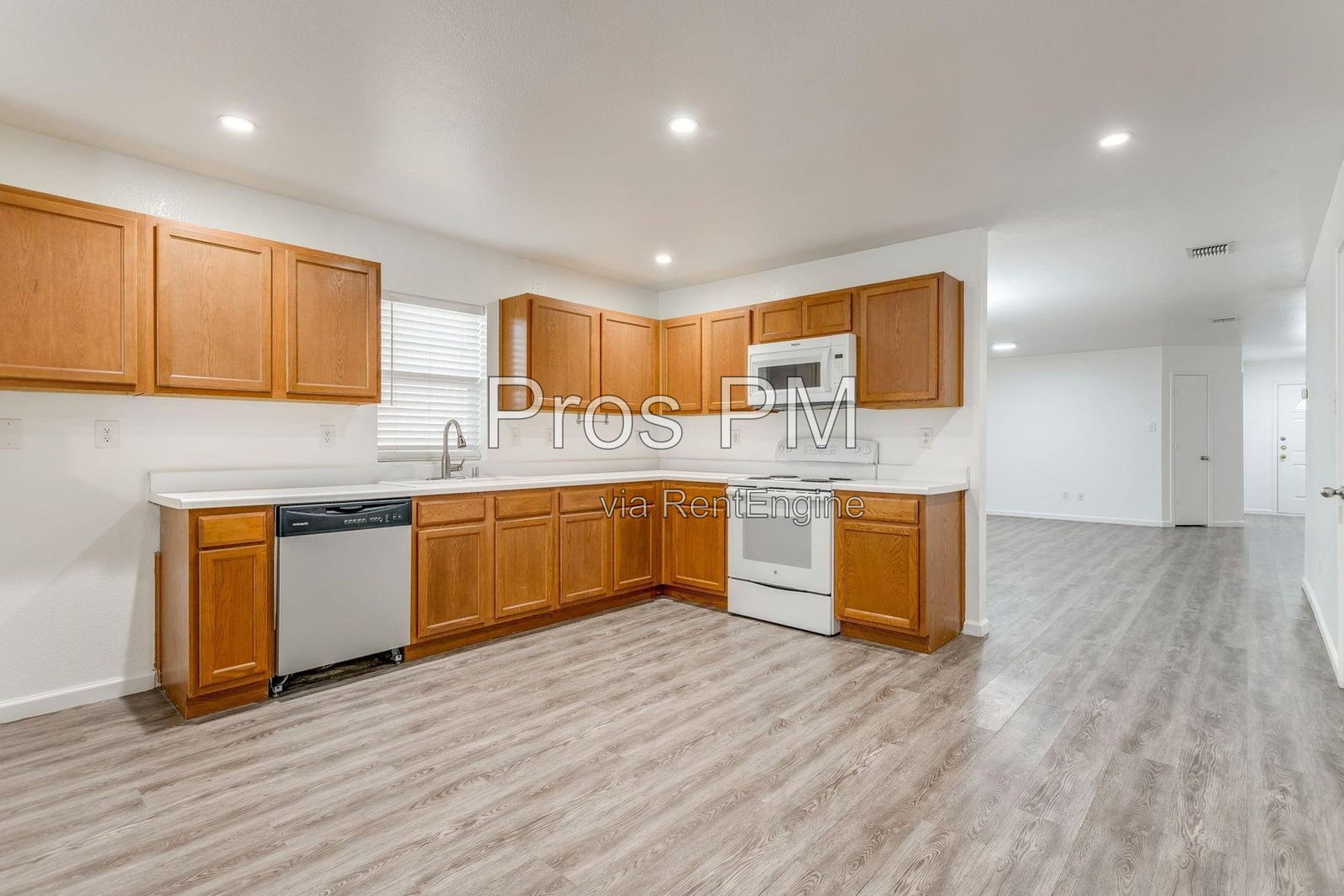 Building Photo - 1616 Diamond Lake Trail