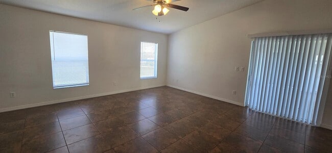 Building Photo - 9995 SW 41st Ave