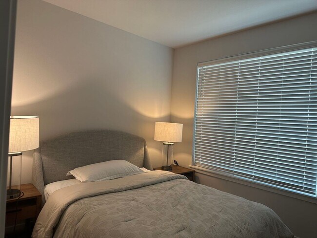 Building Photo - CLICK "REQUEST A TOUR" NOW!