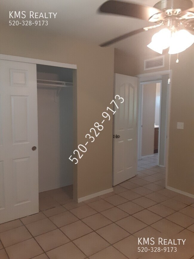 Building Photo - 7271 E Bellingham Dr