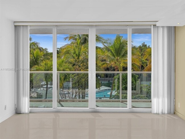 Building Photo - 100 Bayview Dr