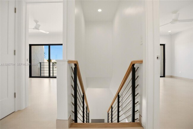 Building Photo - 7238 Jacaranda Ln