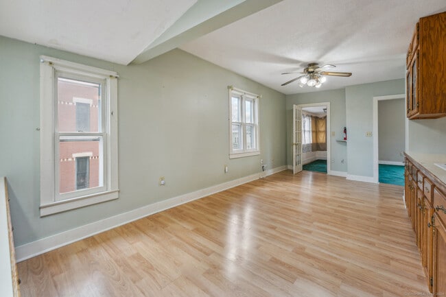 Building Photo - 34 Spring St