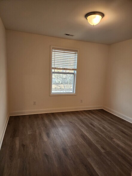 Building Photo - 1650 Bratton Ct