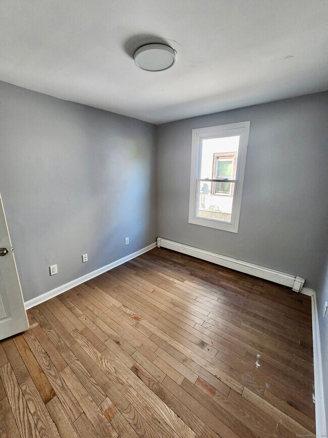 Building Photo - 980 Pembroke St