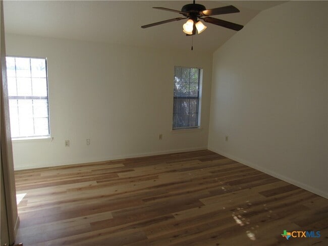 Building Photo - 3004 Honeysuckle Cir