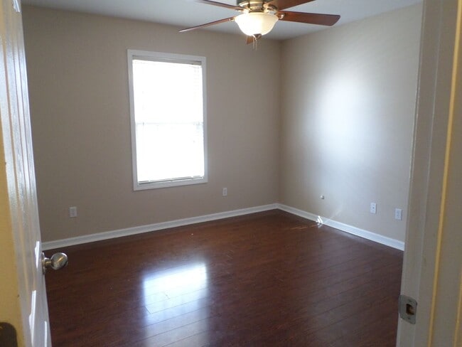 Building Photo - Fairfield Estates -