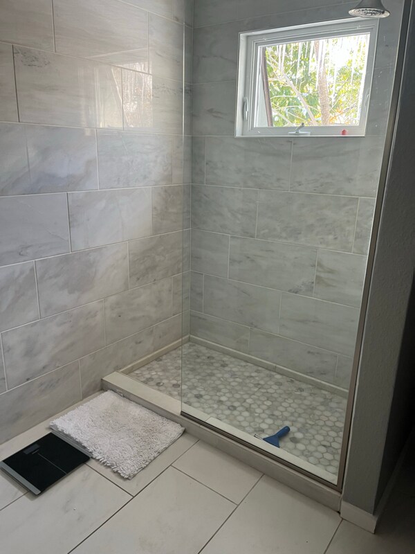 Building Photo - 2240 Hillsdale Cir