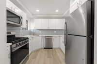 Building Photo - "Spacious 3-Bed Condo with 2 Baths in Citr...