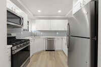 Building Photo - "Spacious 3-Bed Condo with 2 Baths in Citr...