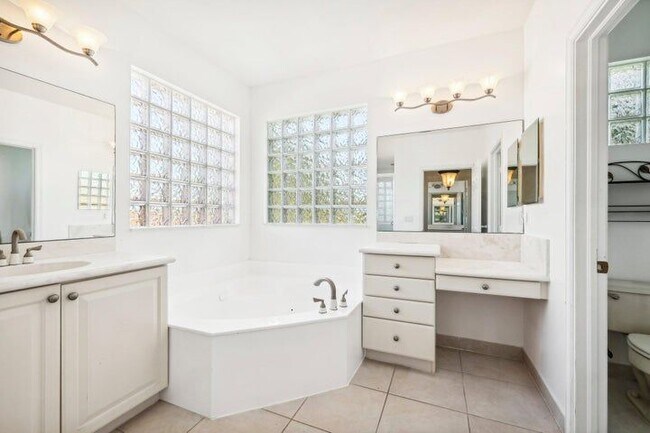 Building Photo - 7174 Ivy Crossing Ln