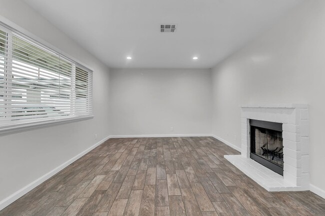 Building Photo - 16223 Haldane St