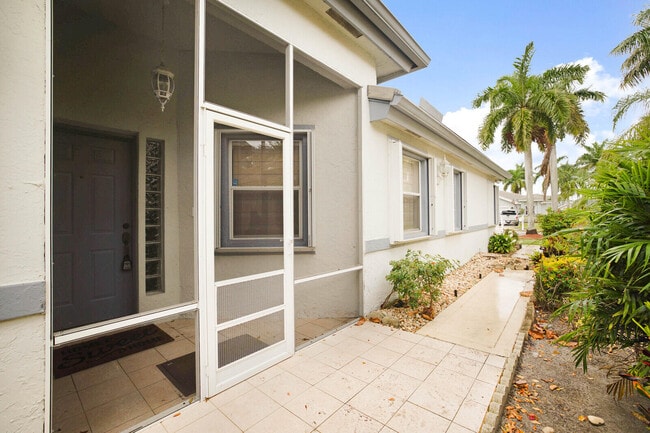 Building Photo - 6262 Breckenridge Cir