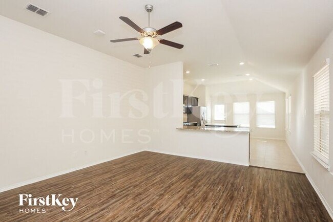 Building Photo - 529 Saguaro Dr