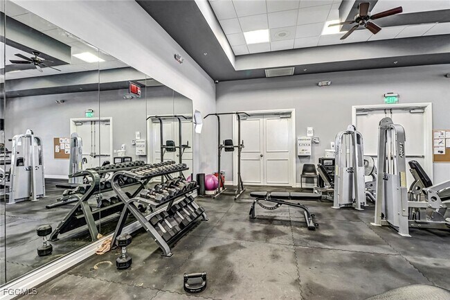 12500 Fairmont Dr 12500 Fairmont - 12500 Fairmont Dr Fort Myers Fl Building Photo