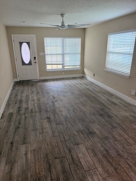 Building Photo - 6760 Pot O Gold Ln