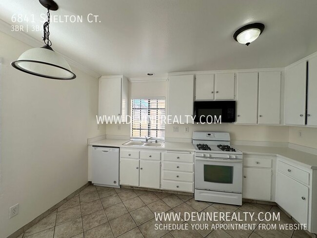 Building Photo - Adorable 3 bedroom Rancho Cucamonga home