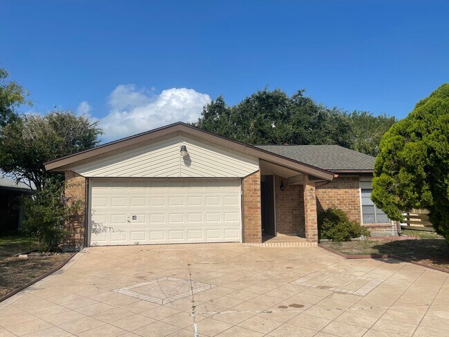 Primary Photo - Flour Bluff 3 bedroom 2 bathroom