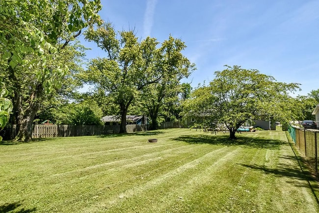 Large Backyard - 2611 N Kinser Pike