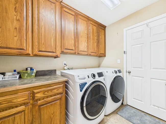 Building Photo - 1701 Rock Creek Rd