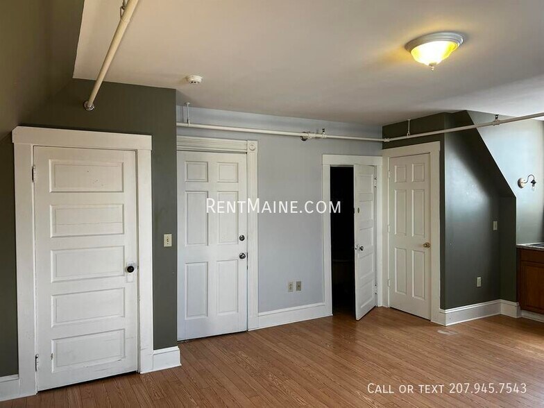 Building Photo - 145 Union St