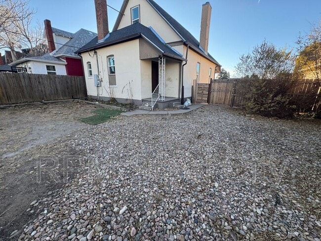 Building Photo - 908 Spruce St