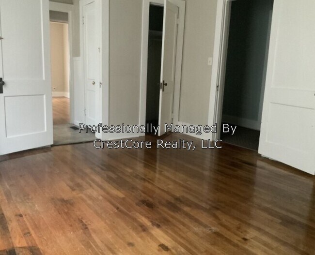 Building Photo - 132 Terrace Pl