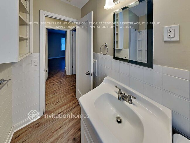 Building Photo - 2940 Orchard Ave N