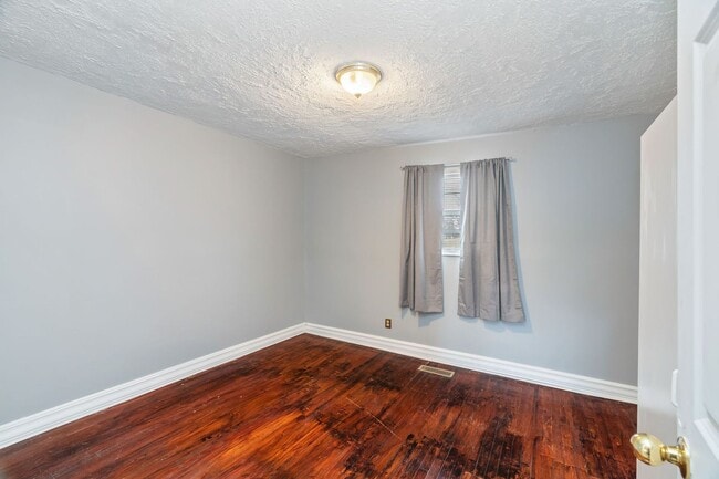 Building Photo - 153 Yankee St