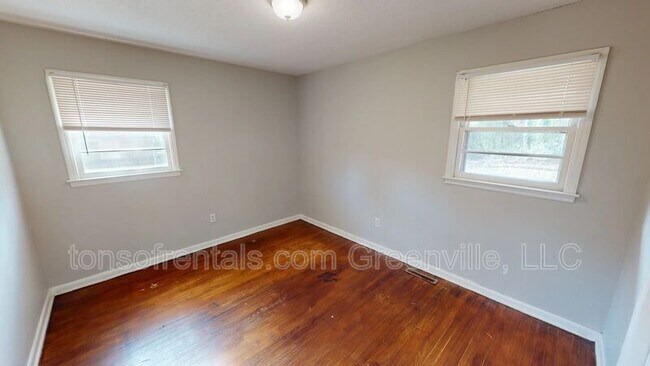 Building Photo - 362 Ammons Rd