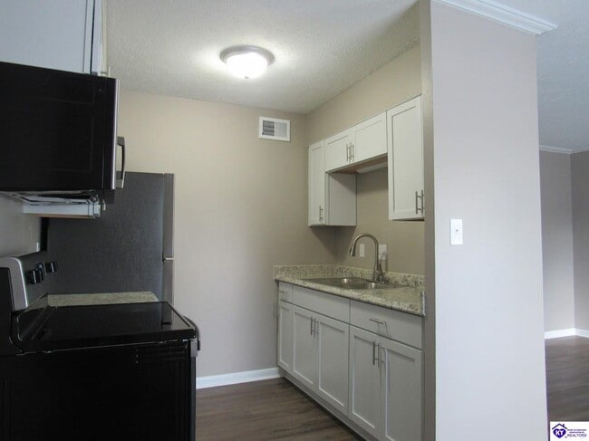 Building Photo - 244 Metts Ct