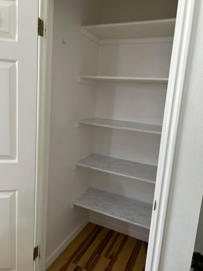 Building Photo - 1095 Canal Ave