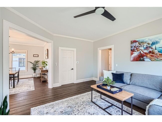 Building Photo - 1045 Lake St E