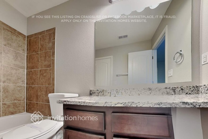 Building Photo - 4047 Creek Legend View