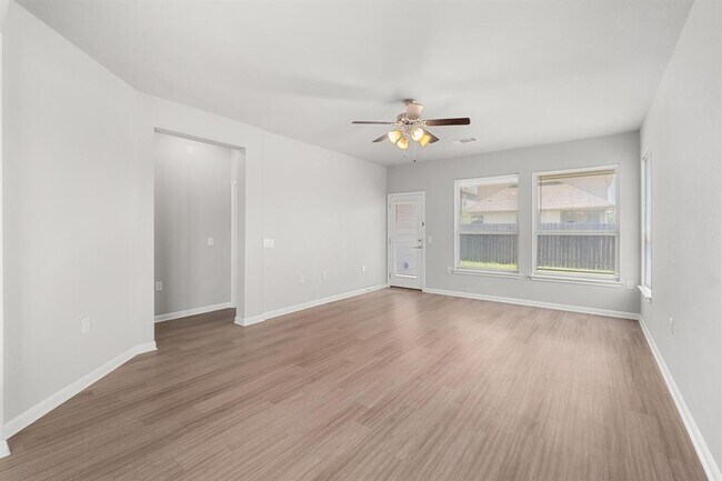 Building Photo - 700 Fortrose Ter