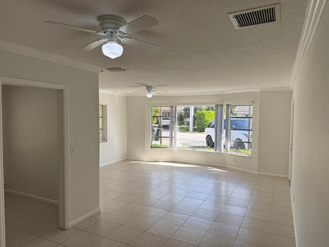 Building Photo - 6575 NE 7th Ave